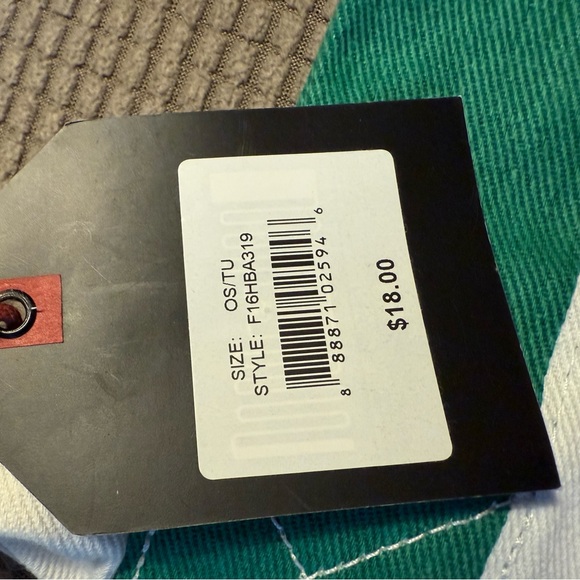 Hudson Bay Company striped tote with moose design - Picture 5 of 6